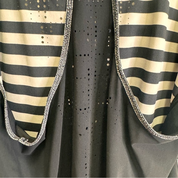 Lululemon Water Bound Singlet Apex Stripe Printed Black Dune Black Size Medium - Picture 9 of 9